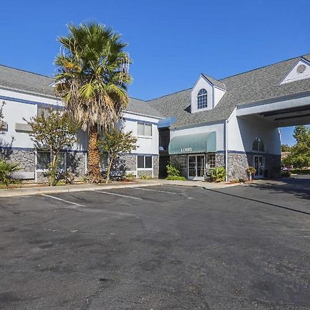 Quality Inn Fresno Yosemite Airport Exteriör bild