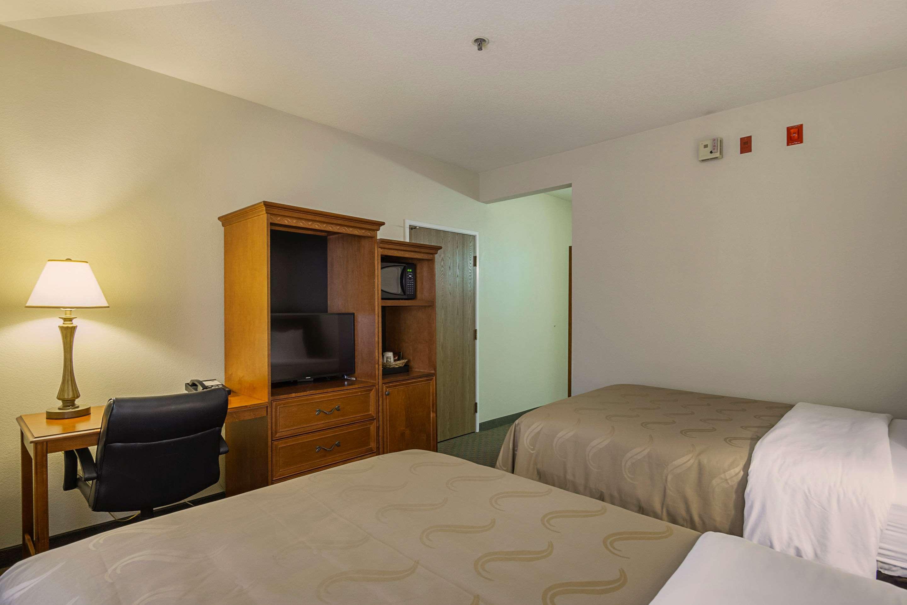 Quality Inn Fresno Yosemite Airport Exteriör bild