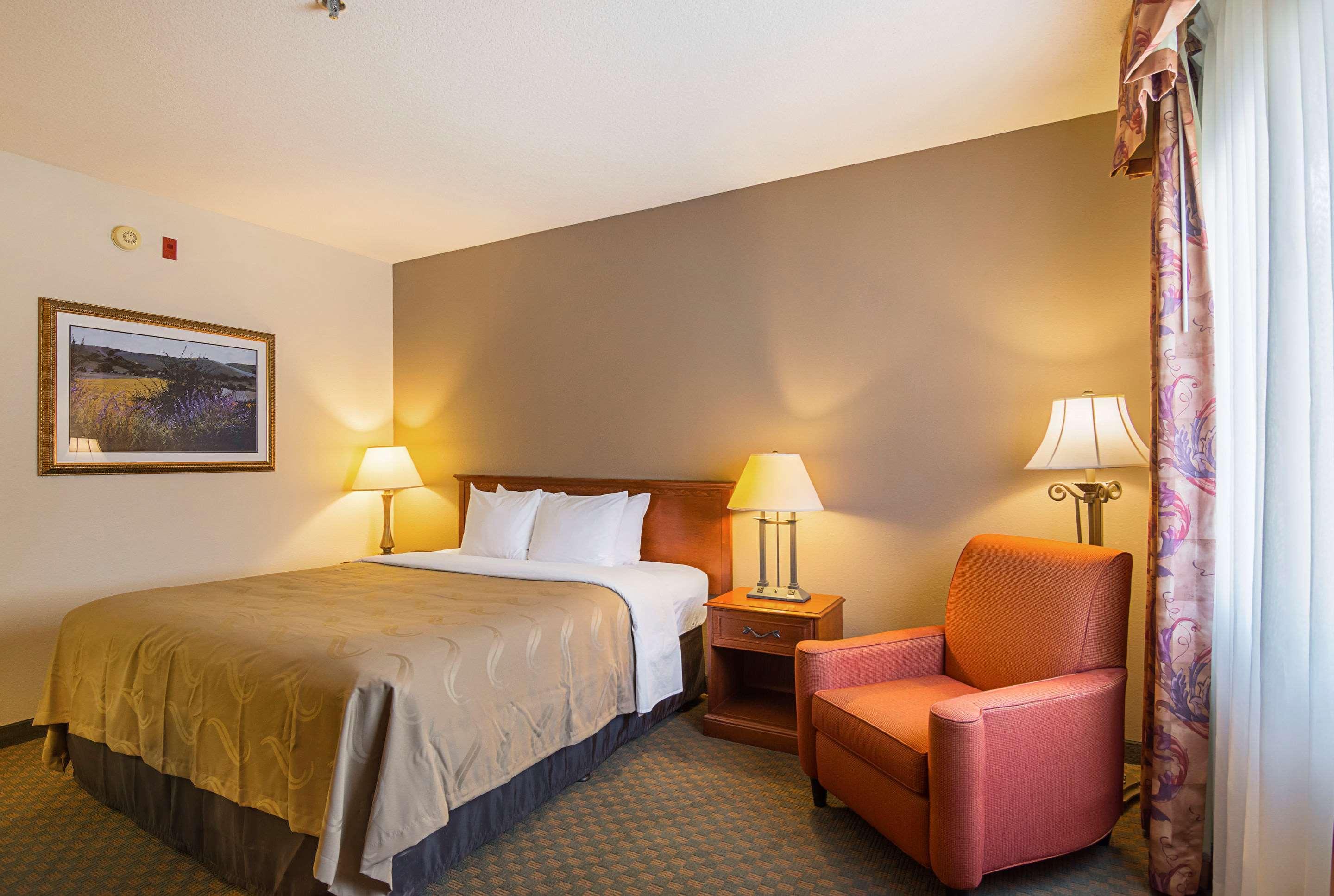 Quality Inn Fresno Yosemite Airport Exteriör bild