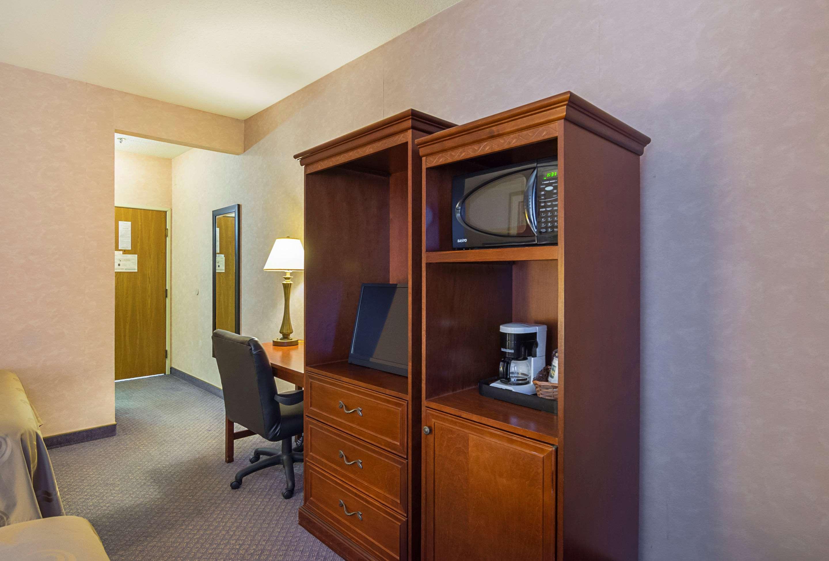 Quality Inn Fresno Yosemite Airport Exteriör bild