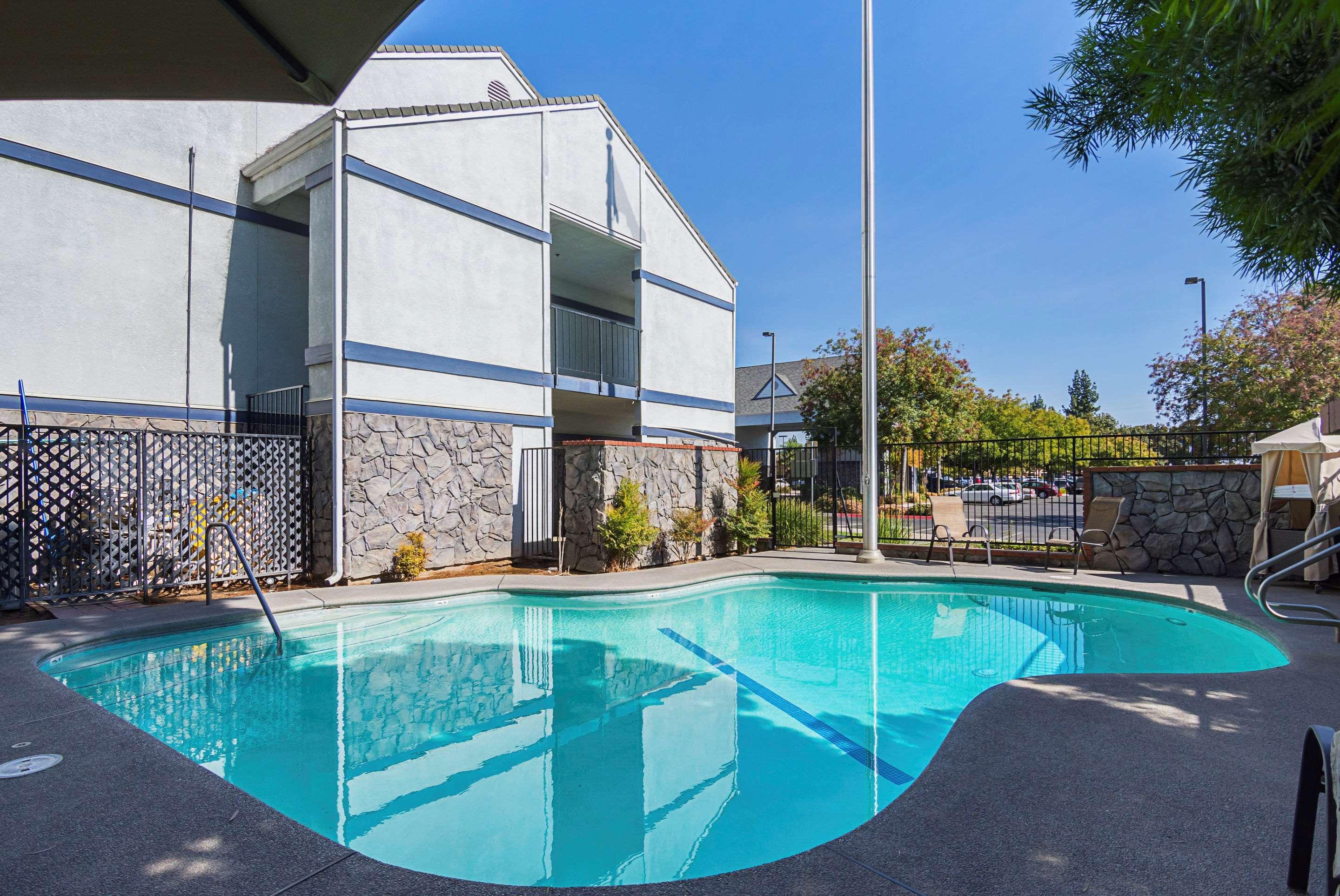 Quality Inn Fresno Yosemite Airport Exteriör bild