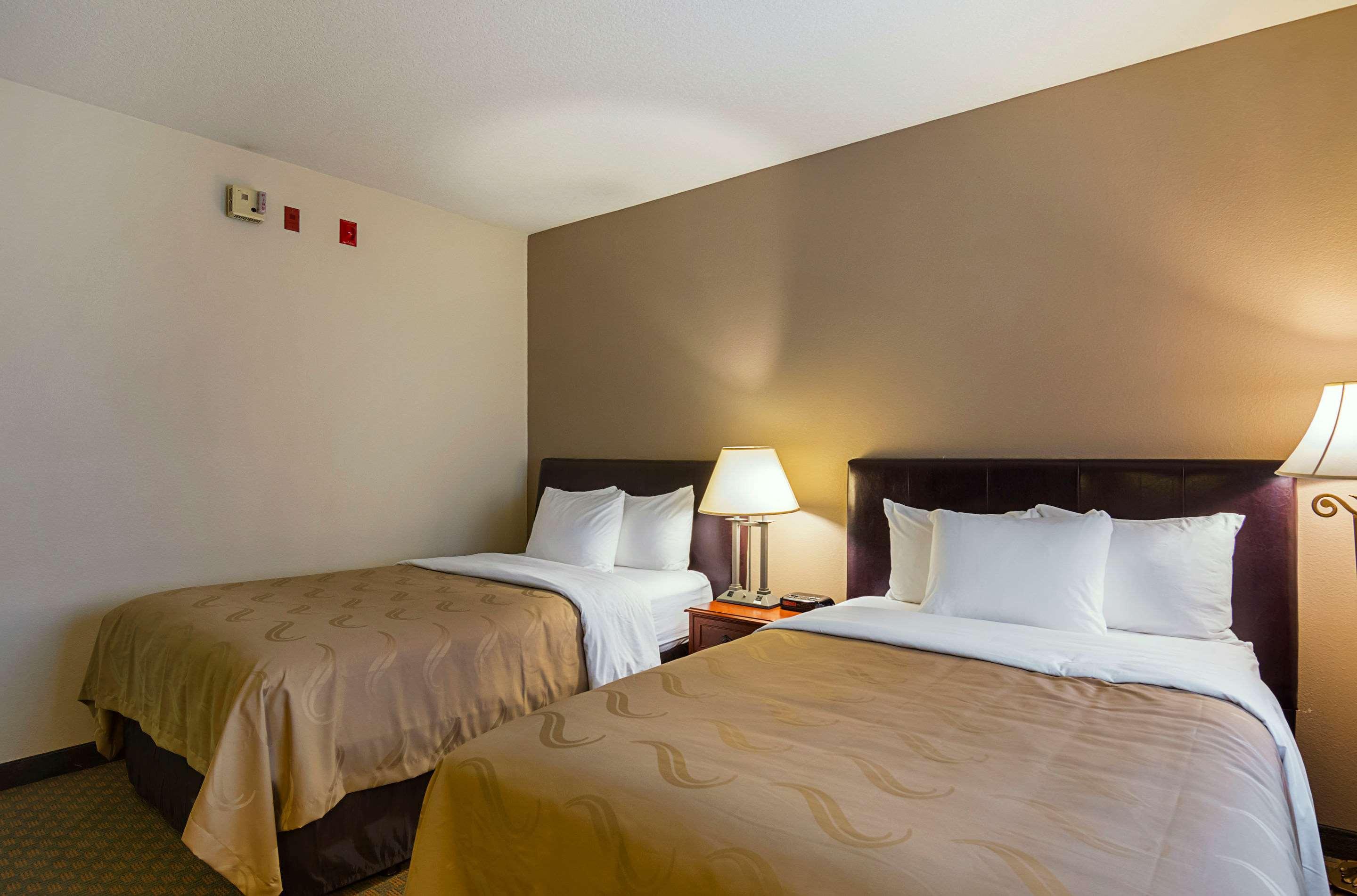 Quality Inn Fresno Yosemite Airport Exteriör bild