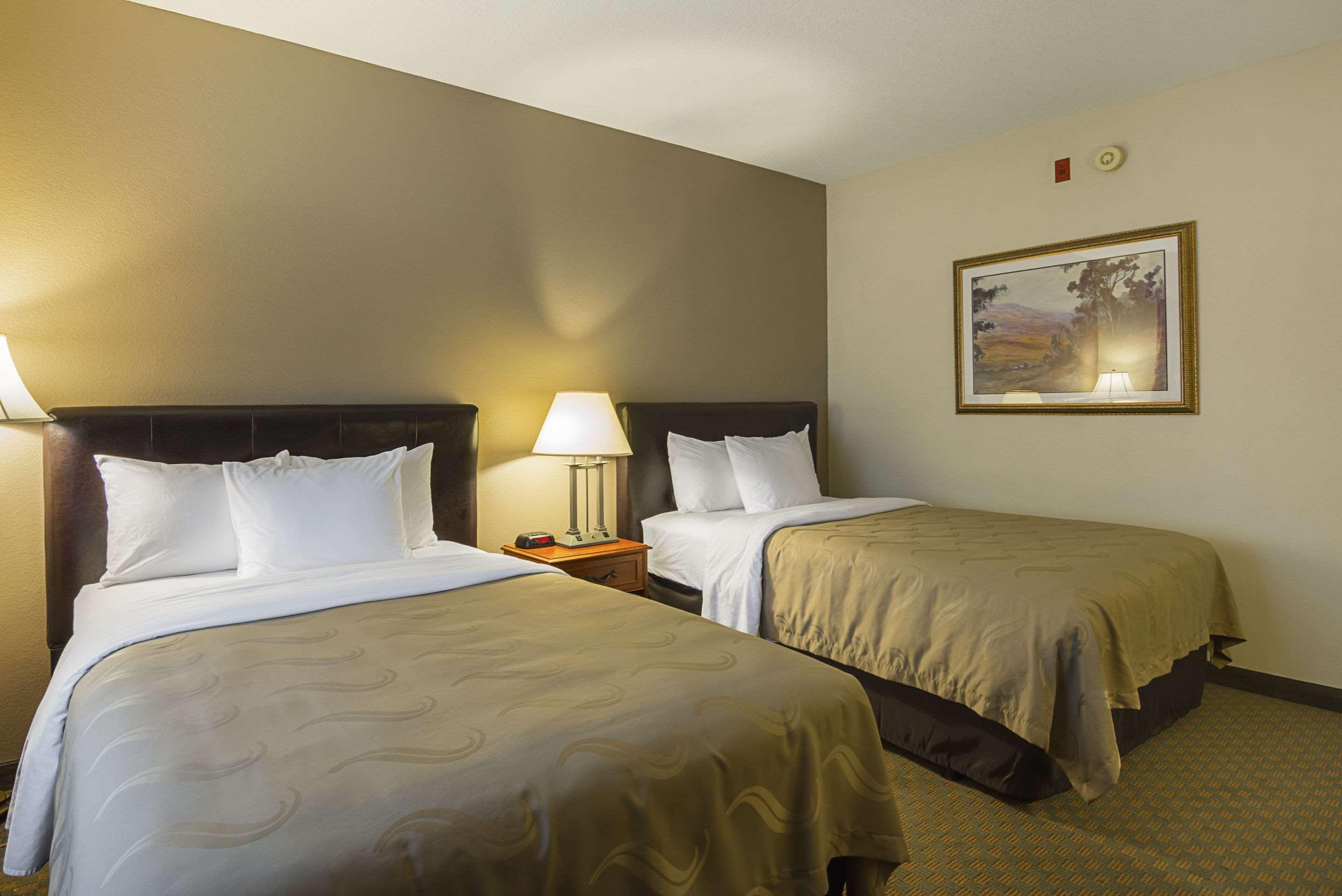 Quality Inn Fresno Yosemite Airport Exteriör bild
