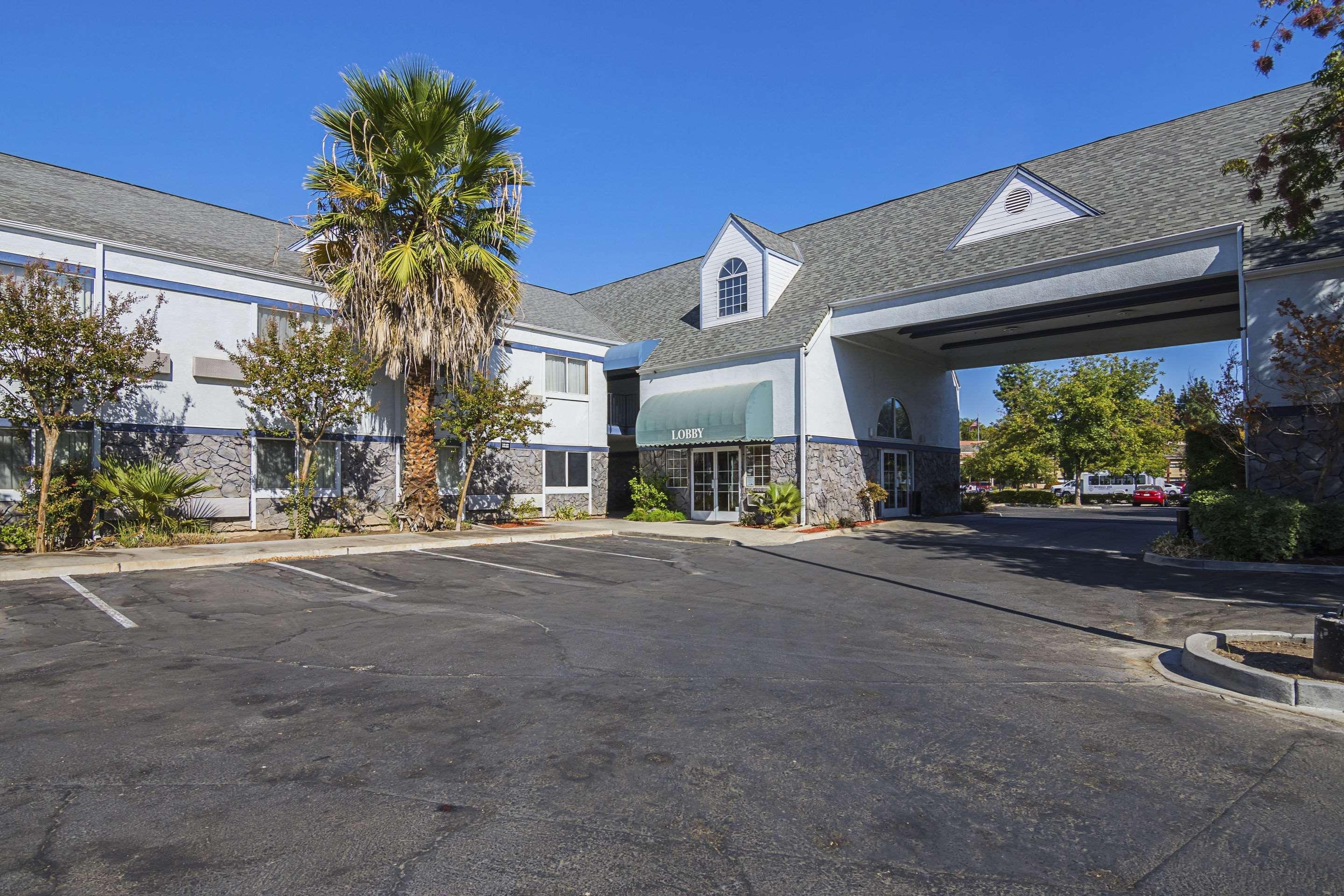 Quality Inn Fresno Yosemite Airport Exteriör bild