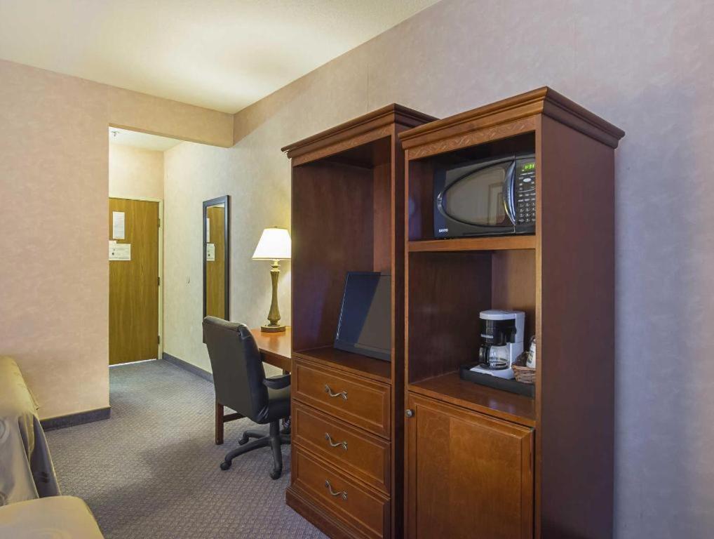 Quality Inn Fresno Yosemite Airport Exteriör bild