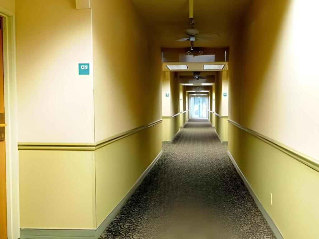 Quality Inn Fresno Yosemite Airport Exteriör bild