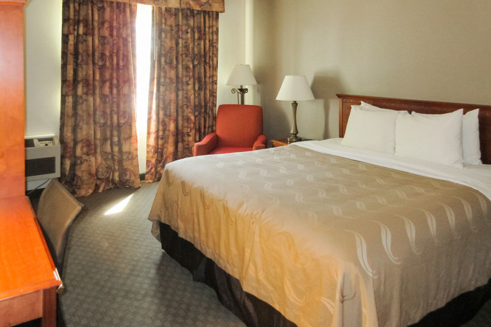 Quality Inn Fresno Yosemite Airport Exteriör bild