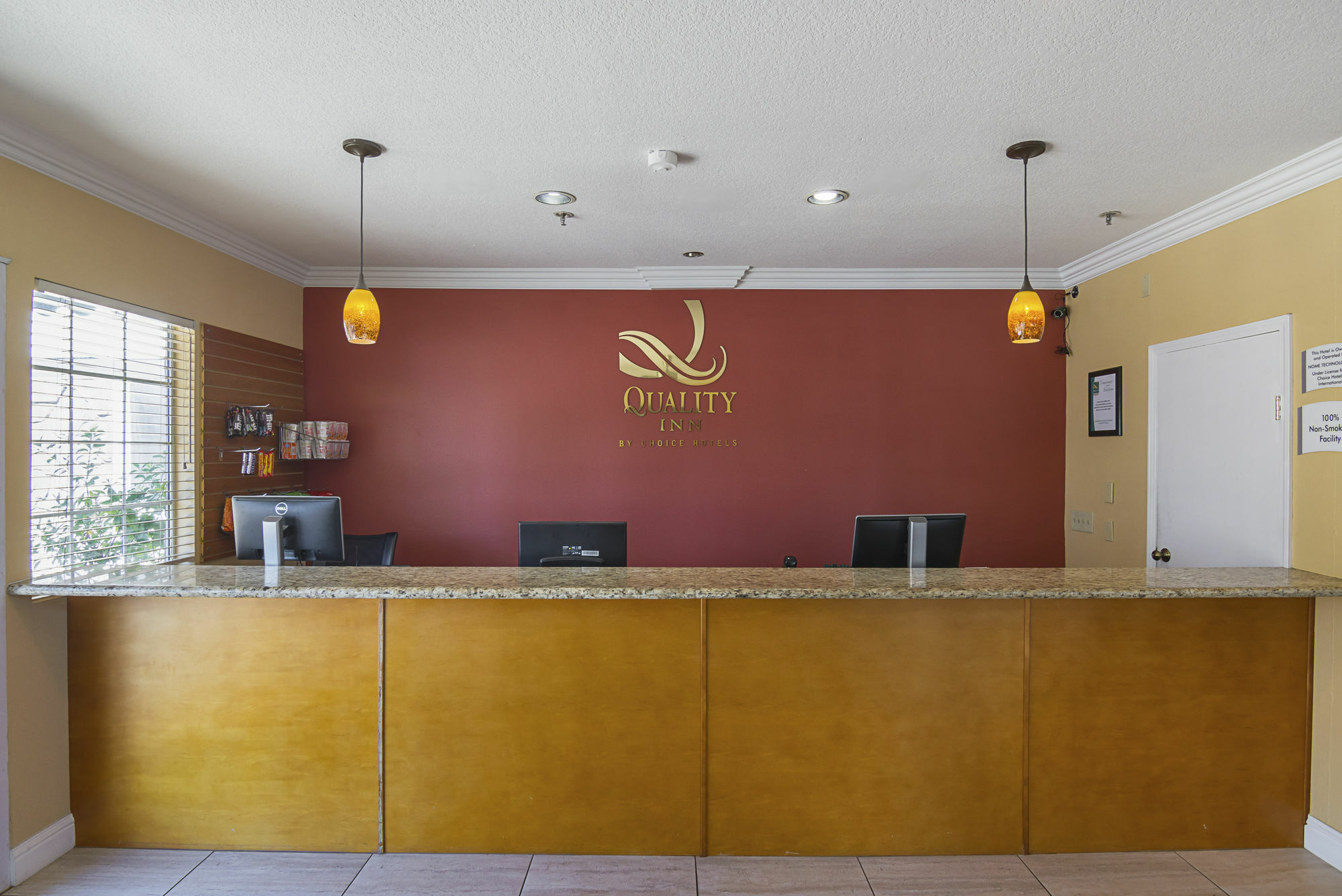 Quality Inn Fresno Yosemite Airport Exteriör bild