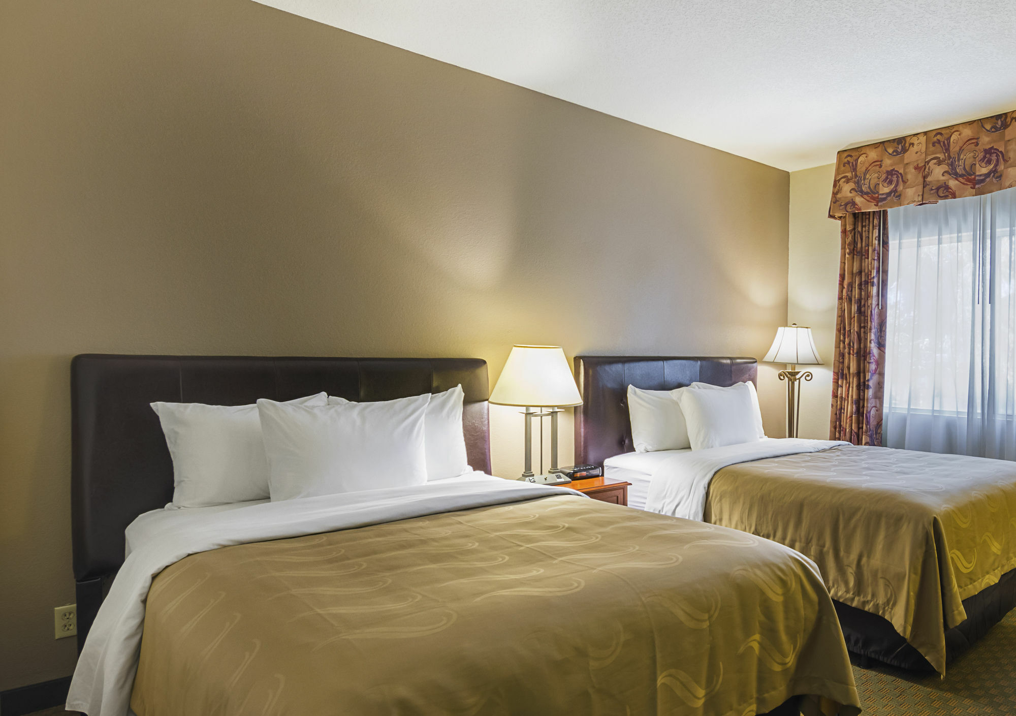 Quality Inn Fresno Yosemite Airport Exteriör bild